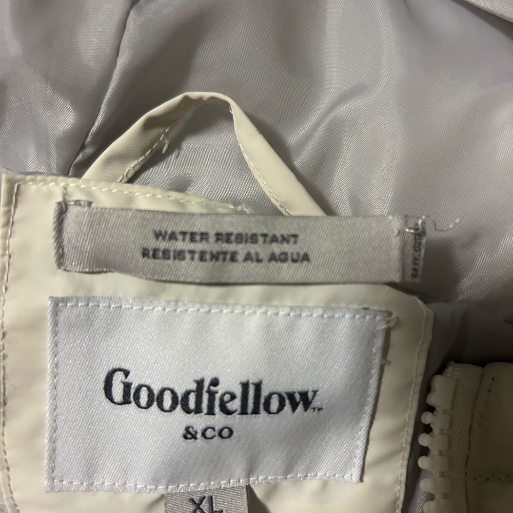 Cream Puffer Jacket - Picture 4 of 5